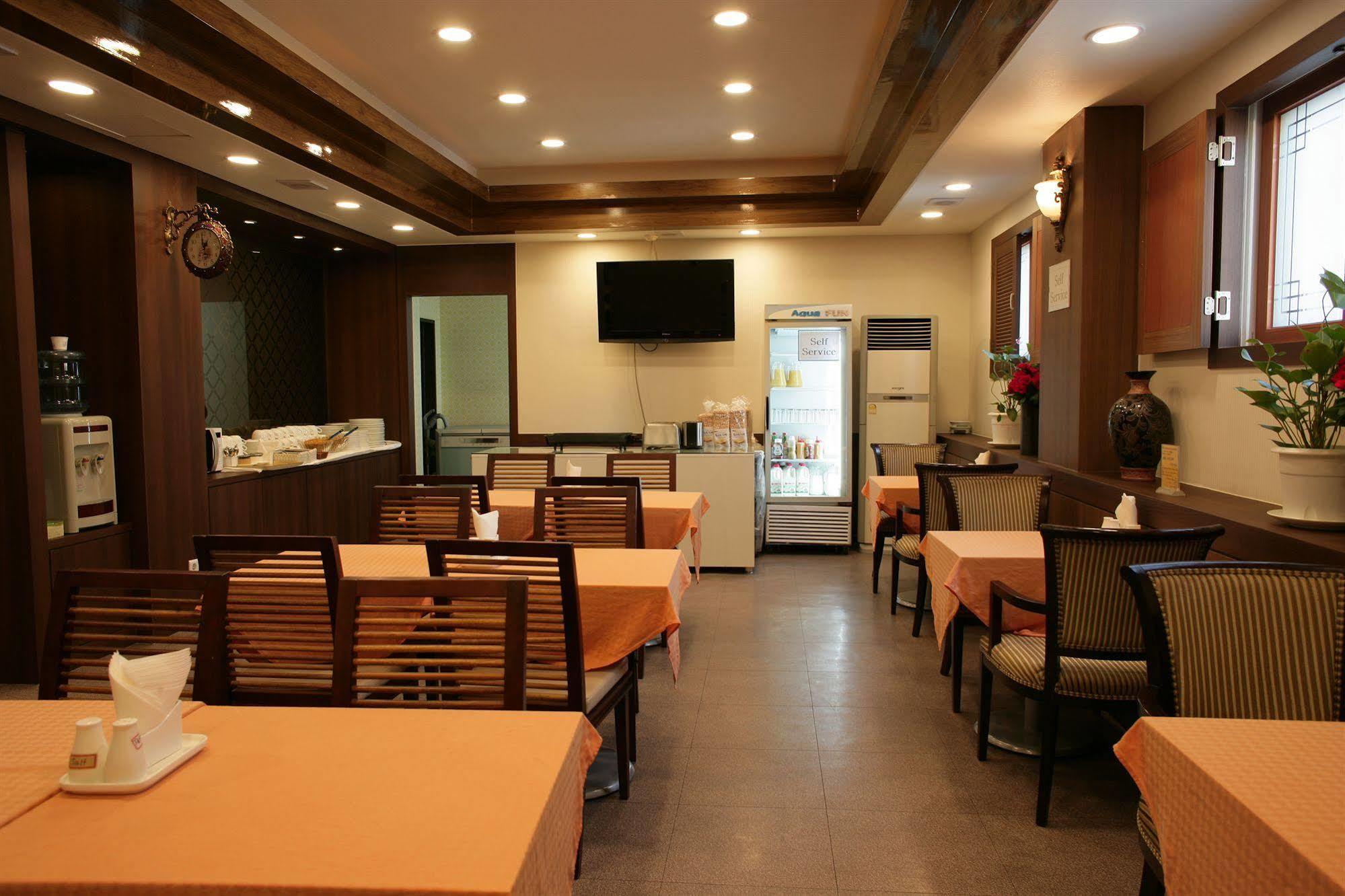Hill House Seoul Myeongdong Hotel Екстериор снимка