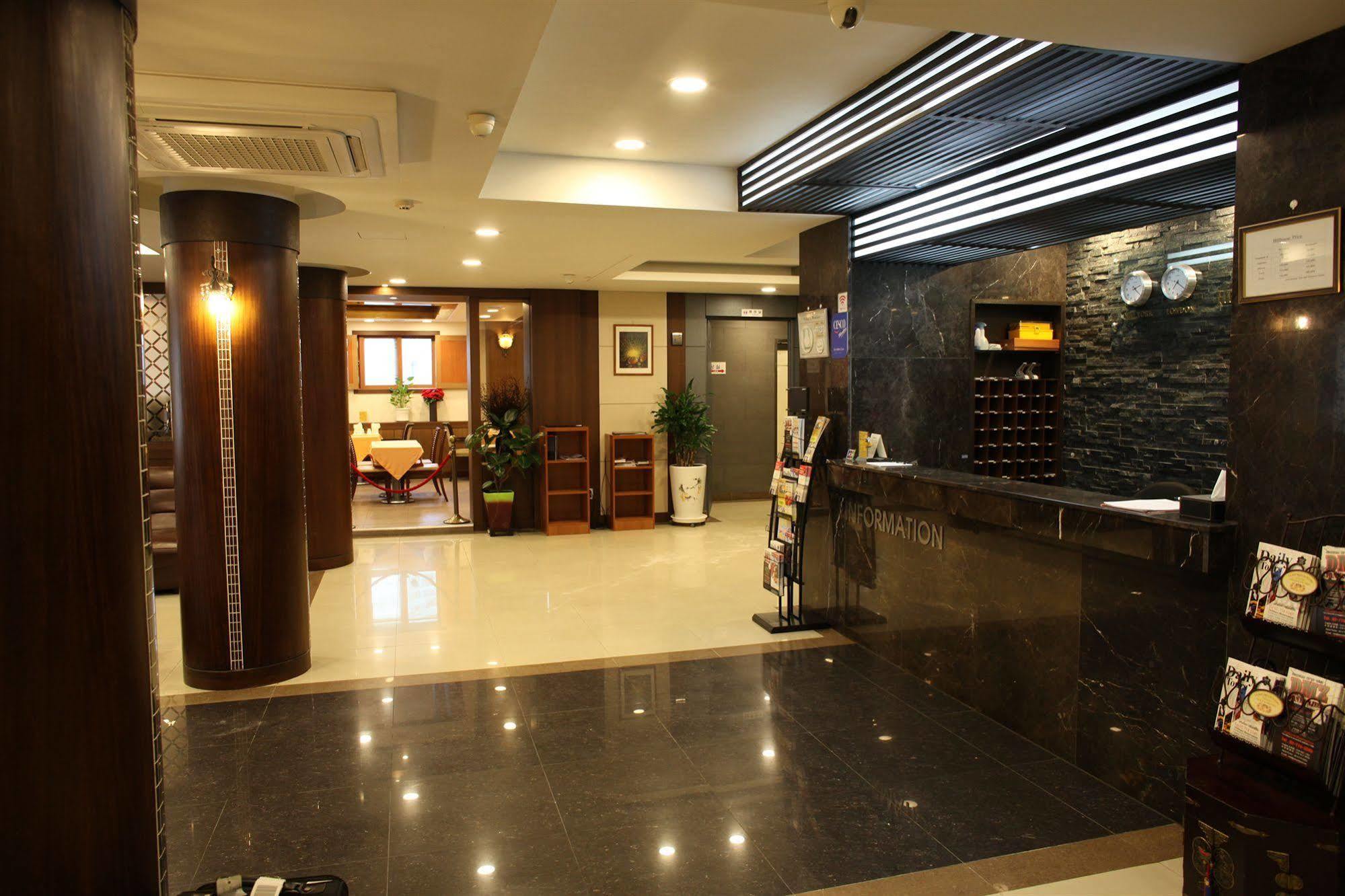 Hill House Seoul Myeongdong Hotel Екстериор снимка